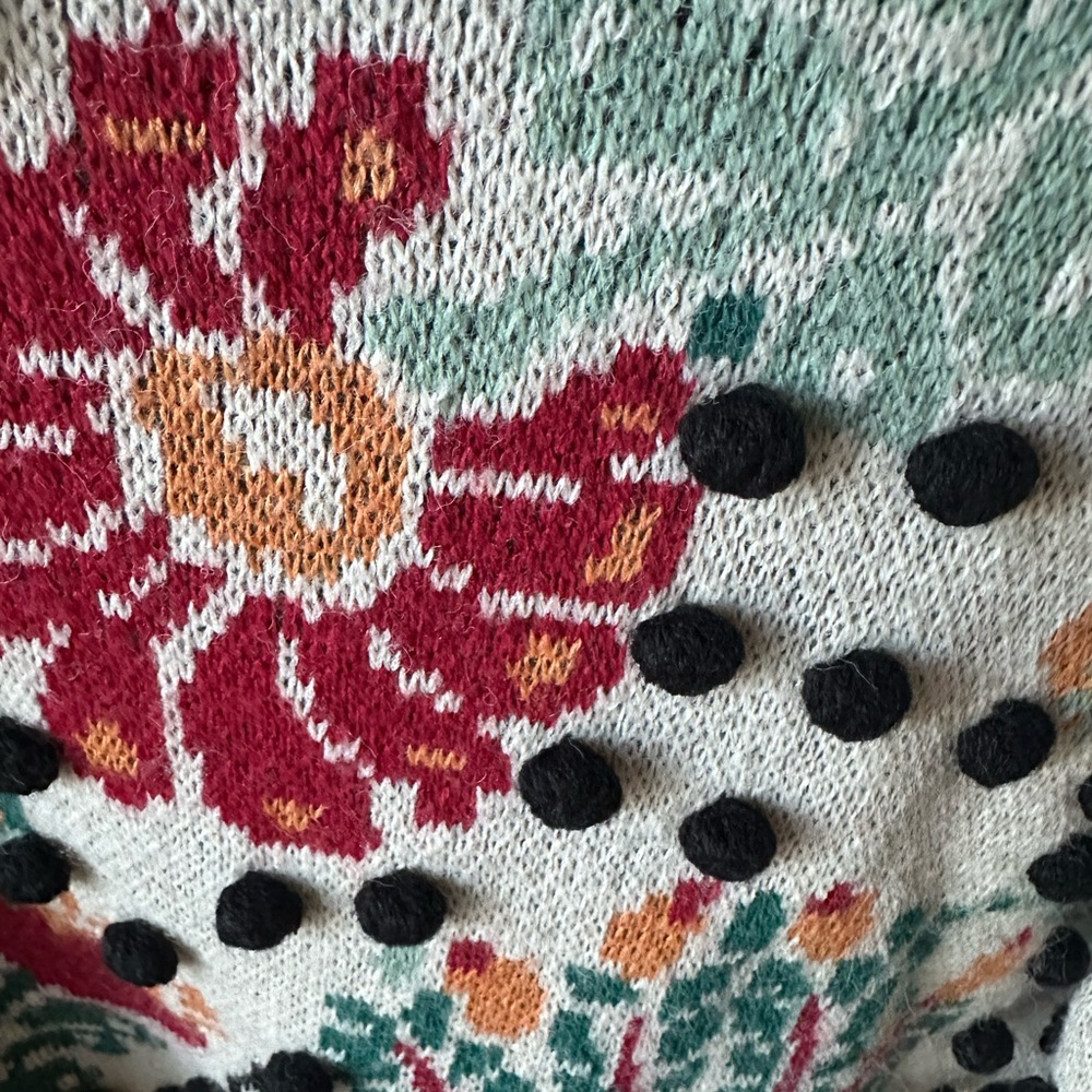 Farm Rio Sweater in mint condition. - Picture 4 of 8